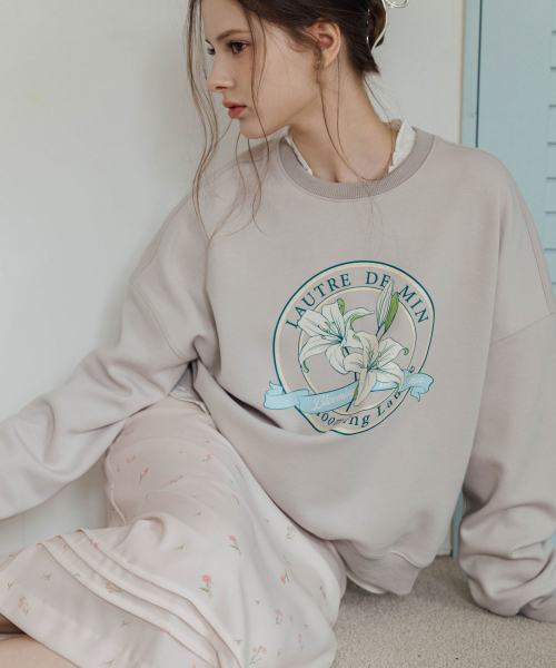 LAUTREDE MIN(ロートルドミン)の「Lautre Lily Light gray Sweatshirts(スウェット・レディース・ネイビー/ライトグレー・FREE)」の4枚目の写真