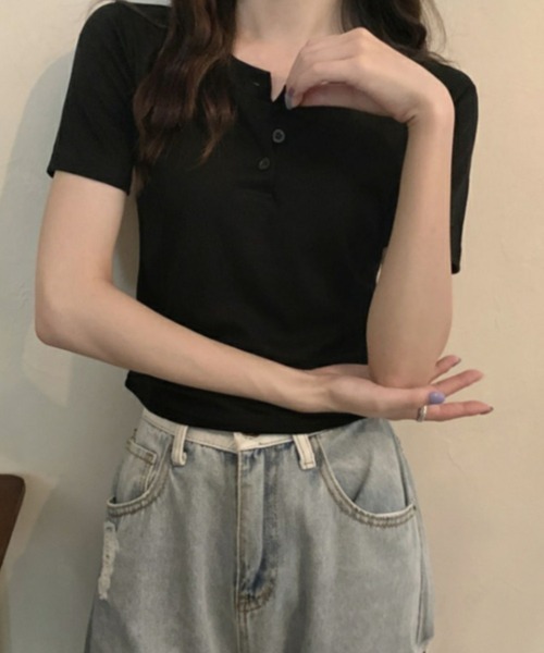 SallyLunn(サリーラン)の「ヘンリーネックコンパクトTシャツ(Tシャツ/カットソー・レディース・ホワイト/ブラック/グレー・MEDIUM/LARGE)」の5枚目の写真