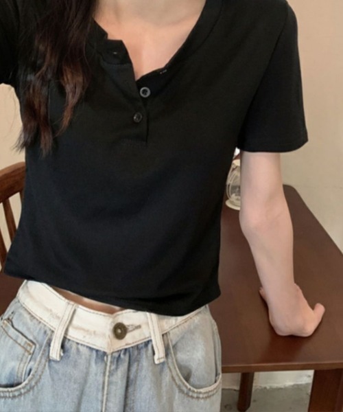 SallyLunn(サリーラン)の「ヘンリーネックコンパクトTシャツ(Tシャツ/カットソー・レディース・ホワイト/ブラック/グレー・MEDIUM/LARGE)」の9枚目の写真