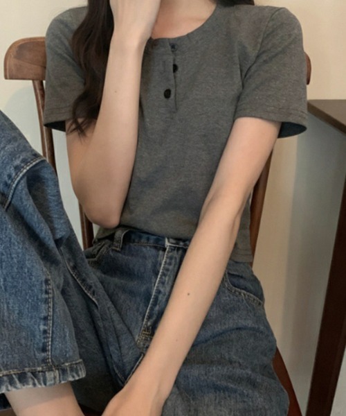 SallyLunn(サリーラン)の「ヘンリーネックコンパクトTシャツ(Tシャツ/カットソー・レディース・ホワイト/ブラック/グレー・MEDIUM/LARGE)」の11枚目の写真