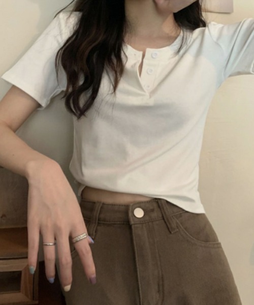 SallyLunn(サリーラン)の「ヘンリーネックコンパクトTシャツ(Tシャツ/カットソー・レディース・ホワイト/ブラック/グレー・MEDIUM/LARGE)」の18枚目の写真