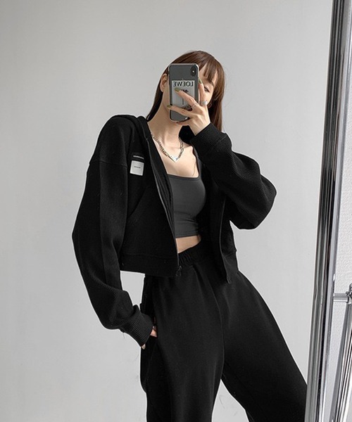 VIBGYOR(ヴィブジョー)の「【EIZZ/アイズ】ショート丈 ワッフル クロップド ジップアップ パーカー(パーカー・レディース・ホワイト/ブラック/ライトグレー・FREE)」の13枚目の写真
