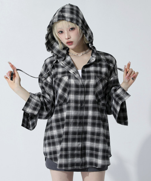 ANAP（アナップ）の「フード付 ビッグシルエット シャツ（シャツ/ブラウス・レディース・ブラック×ホワイト/ブラック・F）」の2枚目の写真