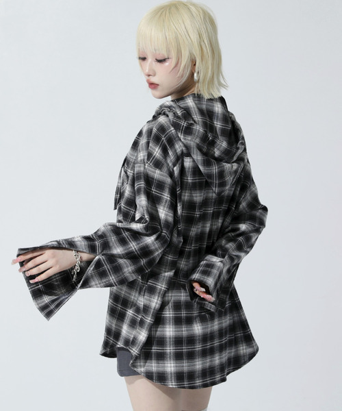 ANAP（アナップ）の「フード付 ビッグシルエット シャツ（シャツ/ブラウス・レディース・ブラック×ホワイト/ブラック・F）」の6枚目の写真