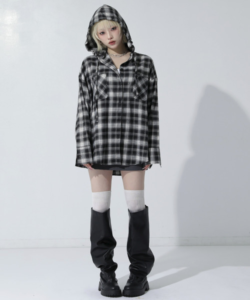 ANAP（アナップ）の「フード付 ビッグシルエット シャツ（シャツ/ブラウス・レディース・ブラック×ホワイト/ブラック・F）」の11枚目の写真