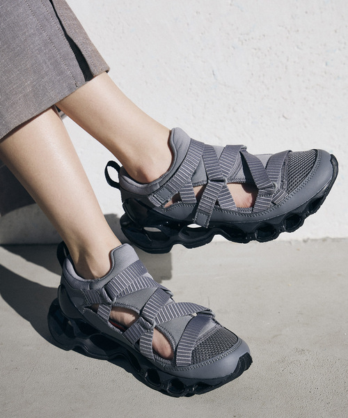 SLOBE IENA（スローブイエナ）の「MIZUNO/ミズノ wave prophecy strap（スニーカー・レディース・ライトグレー/ブラック・25cm/24cm/23cm）」の6枚目の写真