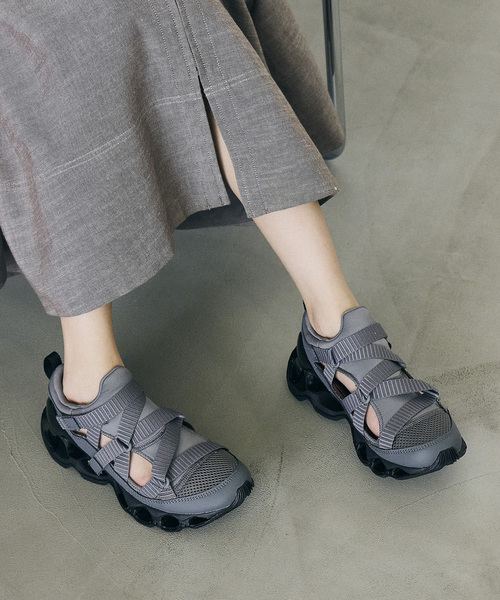 SLOBE IENA（スローブイエナ）の「MIZUNO/ミズノ wave prophecy strap（スニーカー・レディース・ライトグレー/ブラック・25cm/24cm/23cm）」の10枚目の写真