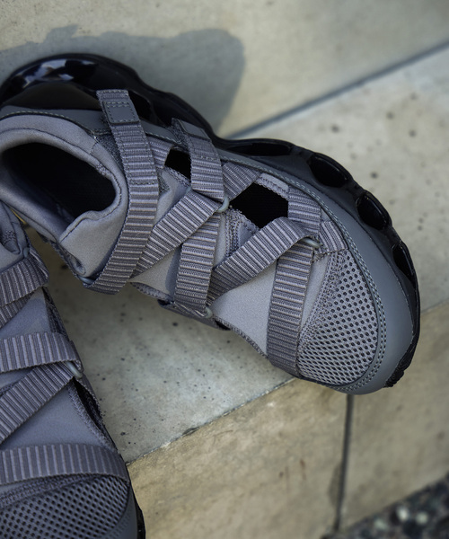 SLOBE IENA（スローブイエナ）の「MIZUNO/ミズノ wave prophecy strap（スニーカー・レディース・ライトグレー/ブラック・25cm/24cm/23cm）」の12枚目の写真