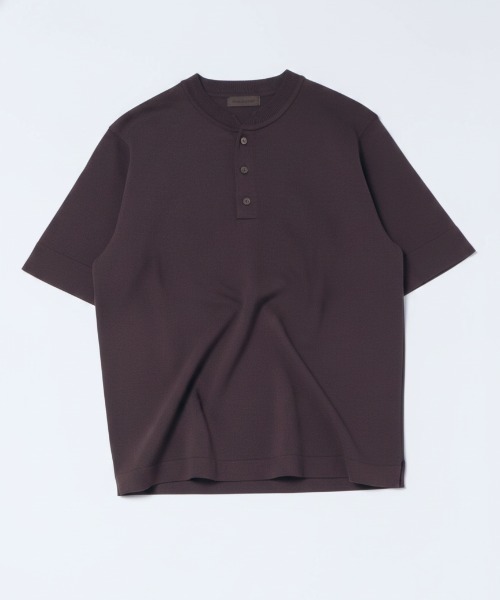 Rinascente(リナシェンテ)の「【Rinascente/リナシェンテ】Molesey ヘンリーネック サイドスリット ニット(ニット/セーター・メンズ・ブラック/グレイッシュベージュ/チャコールグレー/ホワイト/ダークブラウン/ライトグレー/インディゴブルー/ネイビー・SMALL/MEDIUM/LARGE/X-LARGE)」の5枚目の写真