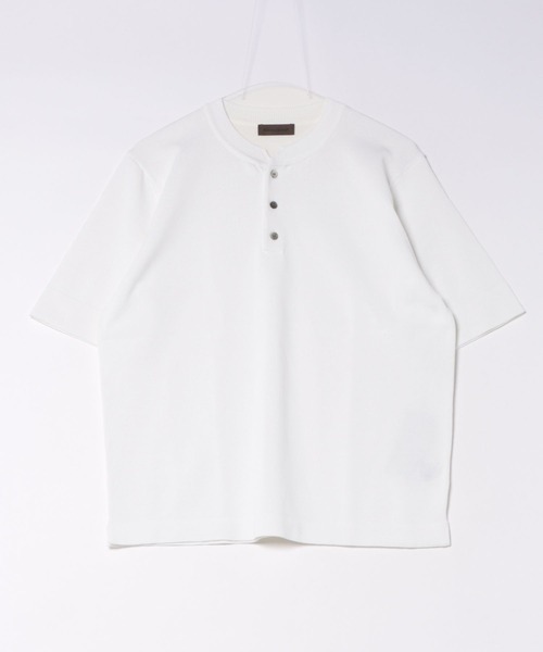 Rinascente(リナシェンテ)の「【Rinascente/リナシェンテ】Molesey ヘンリーネック サイドスリット ニット(ニット/セーター・メンズ・ブラック/グレイッシュベージュ/チャコールグレー/ホワイト/ダークブラウン/ライトグレー/インディゴブルー/ネイビー・SMALL/MEDIUM/LARGE/X-LARGE)」の9枚目の写真
