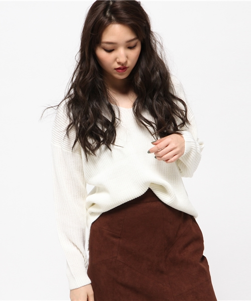 MOUSSY（マウジー）の「Vneck KNIT TOPS（ニット/セーター・レディース・トップグレー/オレンジ系その他/オフホワイト/ライトブルー・FREE）」の2枚目の写真