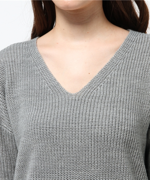 MOUSSY（マウジー）の「Vneck KNIT TOPS（ニット/セーター・レディース・トップグレー/オレンジ系その他/オフホワイト/ライトブルー・FREE）」の9枚目の写真