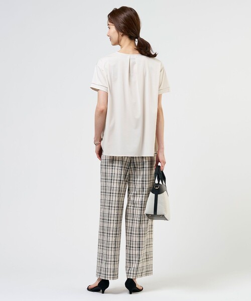 J.PRESS Ladies(J.プレス レディス)の「プレーティングジャージー チュニック丈 カットソー(Tシャツ/カットソー・レディース・グレー系/ライトグレー系/ローズ系/ネイビー系・SMALL)」の8枚目の写真