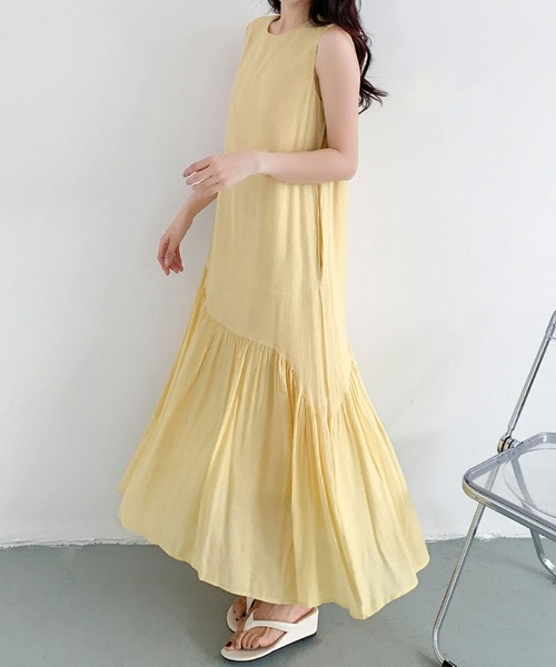 LOWO(ロワ)の「アシンメトリー切替えティアードノースリーブロングワンピース(ワンピース・レディース・ブルー/イエロー/オフホワイト/ブラック・FREE)」の6枚目の写真