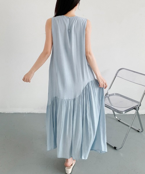 LOWO(ロワ)の「アシンメトリー切替えティアードノースリーブロングワンピース(ワンピース・レディース・ブルー/イエロー/オフホワイト/ブラック・FREE)」の14枚目の写真