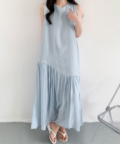 LOWO(ロワ)の「アシンメトリー切替えティアードノースリーブロングワンピース(ワンピース・レディース・ブルー/イエロー/オフホワイト/ブラック・FREE)」の15枚目の写真