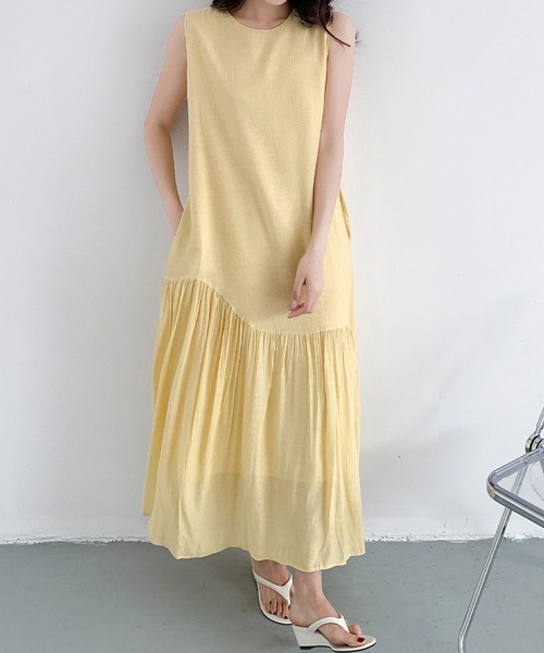 LOWO(ロワ)の「アシンメトリー切替えティアードノースリーブロングワンピース(ワンピース・レディース・ブルー/イエロー/オフホワイト/ブラック・FREE)」の21枚目の写真