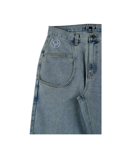 ERTR(イーアールティーアール)の「Marvin Circle Rivet Denim Pants Light Blue(デニムパンツ・レディース・その他・SMALL/MEDIUM/LARGE)」の4枚目の写真