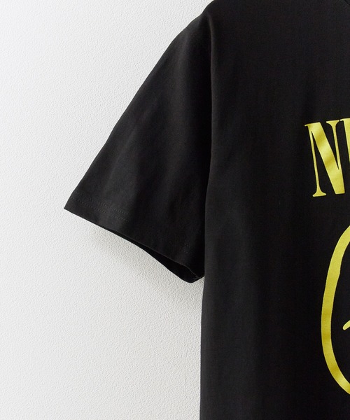 NIRVANA（ニルヴァーナ）の「Nirvana Yellow Happy Face Unisex Black T Shirt 2026年 夏 夏服（Tシャツ/カットソー・メンズ・ブラック・S/M/L/XL）」の3枚目の写真