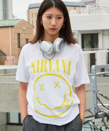 NIRVANA（ニルヴァーナ）の「Nirvana/ニルヴァーナ Yellow Happy Face Unisex Black T Shirt 2026年 夏 夏服（Tシャツ/カットソー）」