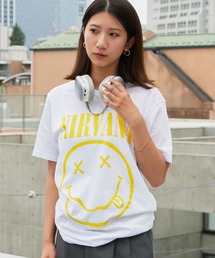 NIRVANA（ニルヴァーナ）の「Nirvana ニルヴァーナ Yellow Happy Face Unisex Black T Shirt 秋 秋服 2026年秋冬（Tシャツ/カットソー）」