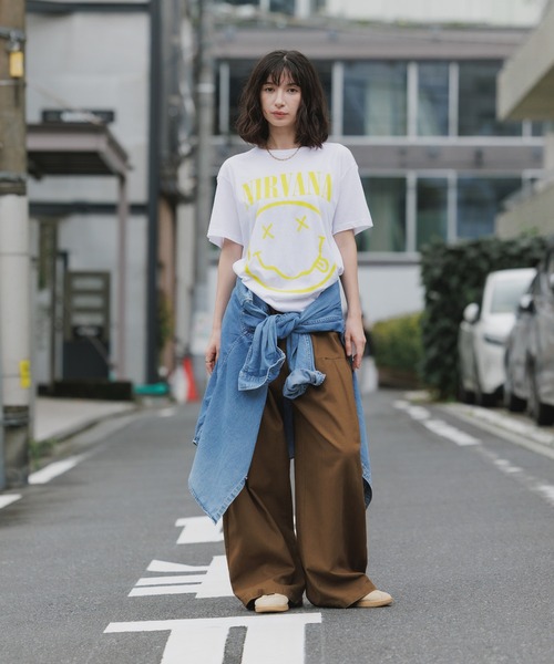 NIRVANA(ニルヴァーナ)の「Nirvana/ニルヴァーナ Yellow Happy Face Unisex Black T Shirt 秋 秋服 2026年秋冬(Tシャツ/カットソー・メンズ・ブラック/ホワイト/ブラック×ホワイト・S/M/L/XL)」の15枚目の写真