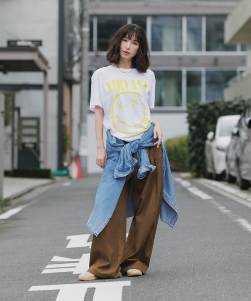 NIRVANA(ニルヴァーナ)の「Nirvana/ニルヴァーナ Yellow Happy Face Unisex Black T Shirt 秋 秋服 2026年秋冬(Tシャツ/カットソー・メンズ・ブラック/ホワイト/ブラック×ホワイト・S/M/L/XL)」の17枚目の写真