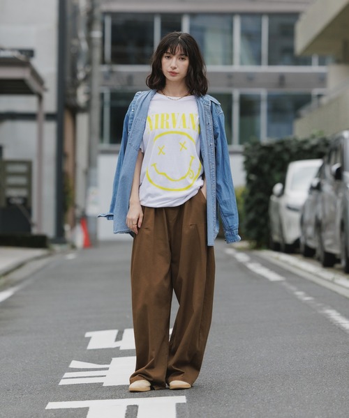 NIRVANA(ニルヴァーナ)の「Nirvana/ニルヴァーナ Yellow Happy Face Unisex Black T Shirt 秋 秋服 2026年秋冬(Tシャツ/カットソー・メンズ・ブラック/ホワイト/ブラック×ホワイト・S/M/L/XL)」の18枚目の写真