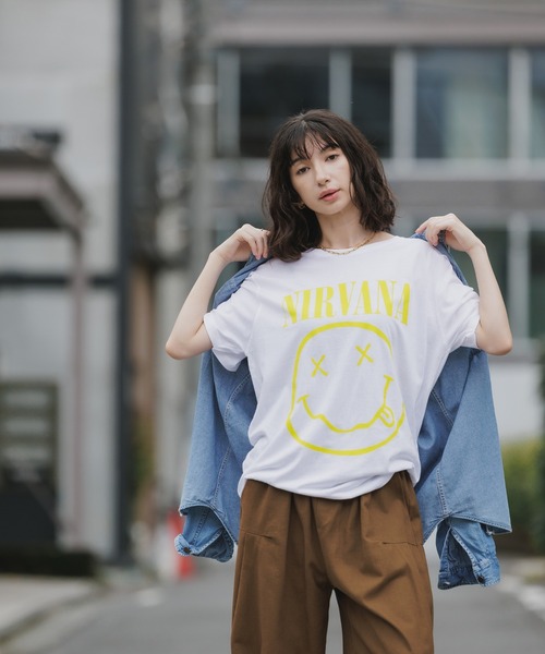 NIRVANA(ニルヴァーナ)の「Nirvana/ニルヴァーナ Yellow Happy Face Unisex Black T Shirt 秋 秋服 2026年秋冬(Tシャツ/カットソー・メンズ・ブラック/ホワイト/ブラック×ホワイト・S/M/L/XL)」の14枚目の写真