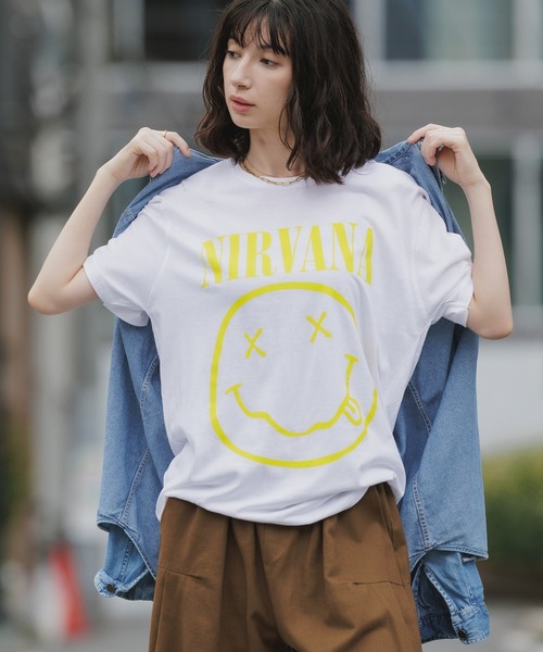 NIRVANA(ニルヴァーナ)の「Nirvana/ニルヴァーナ Yellow Happy Face Unisex Black T Shirt 秋 秋服 2026年秋冬(Tシャツ/カットソー・メンズ・ブラック/ホワイト/ブラック×ホワイト・S/M/L/XL)」の12枚目の写真