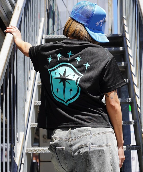 GUIDER（ガイダー）の「【GUIDER】ナンバリング メッシュ Tee / Numbered Mesh Tee（Tシャツ/カットソー・メンズ・ブラック×ブルー/ブラック×イエロー/ブラック×ホワイト・M/S/L）」の17枚目の写真