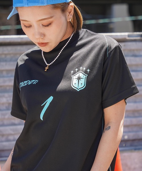 GUIDER（ガイダー）の「【GUIDER】ナンバリング メッシュ Tee / Numbered Mesh Tee（Tシャツ/カットソー・メンズ・ブラック×ブルー/ブラック×イエロー/ブラック×ホワイト・M/S/L）」の20枚目の写真