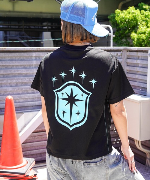 GUIDER（ガイダー）の「【GUIDER】ナンバリング メッシュ Tee / Numbered Mesh Tee（Tシャツ/カットソー・メンズ・ブラック×ブルー/ブラック×イエロー/ブラック×ホワイト・M/S/L）」の22枚目の写真