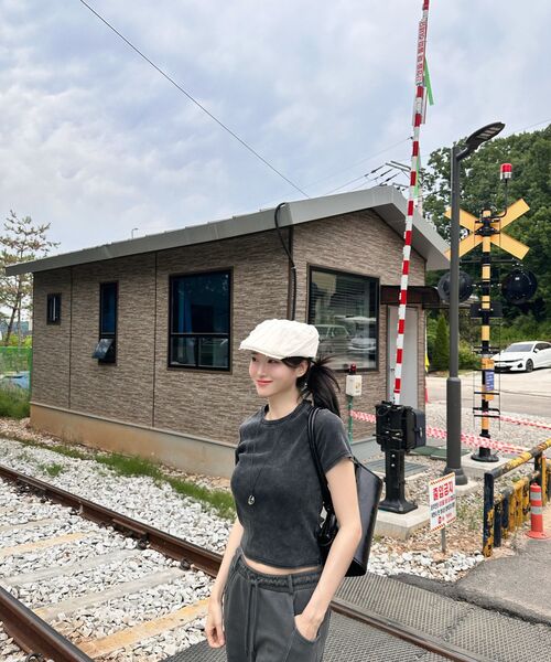 CREAM SODA LAB(クリームソーダラボ)の「ピグメントゴルジスリムクロップ半袖Tシャツブラック(Tシャツ/カットソー・レディース・その他・FREE)」の3枚目の写真