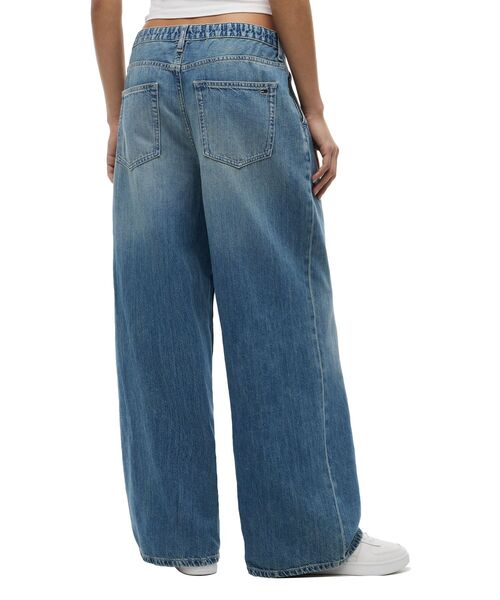 tommy jeans(トミー ジーンズ)の「ワイドシルエットデニムパンツ(デニムパンツ・レディース・インディゴブルー・25inch/27inch/26inch)」の5枚目の写真