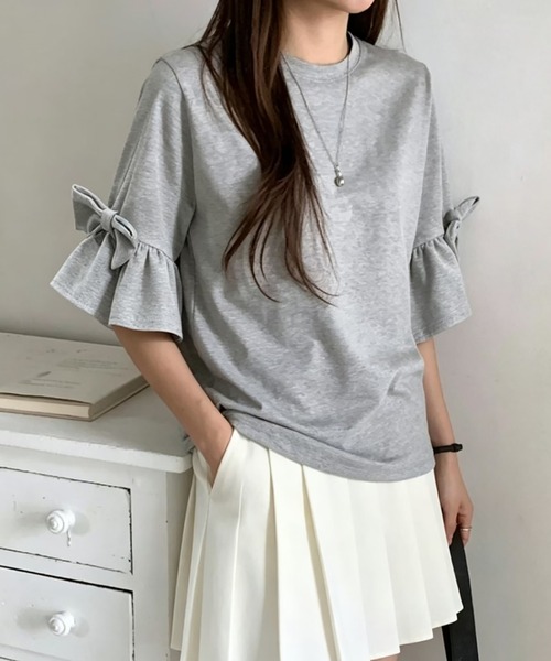 Doula Doula(ドゥーラドゥーラ)の「リボンフレアスリーブTシャツ(Tシャツ/カットソー・レディース・グレー/ブラック/ベージュ・FREE)」の3枚目の写真