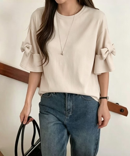 Doula Doula(ドゥーラドゥーラ)の「リボンフレアスリーブTシャツ(Tシャツ/カットソー・レディース・グレー/ブラック/ベージュ・FREE)」の4枚目の写真