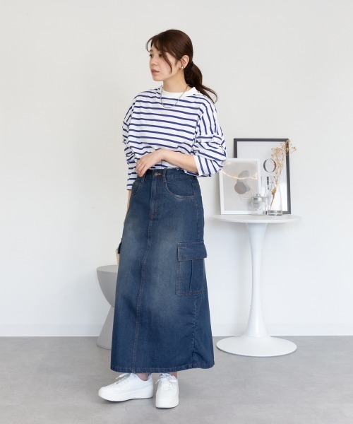 MARAI(マーライ)の「デニムカーゴスカート ロング丈 Iライン バックスリット(デニムスカート・レディース・ネイビー/グレー/ブルー・M/L/LL)」の1枚目の写真