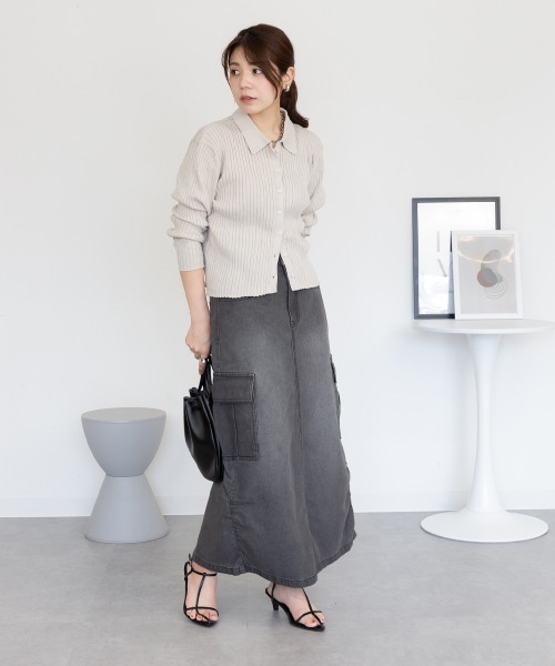 MARAI(マーライ)の「デニムカーゴスカート ロング丈 Iライン バックスリット(デニムスカート・レディース・ネイビー/グレー/ブルー・M/L/LL)」の2枚目の写真