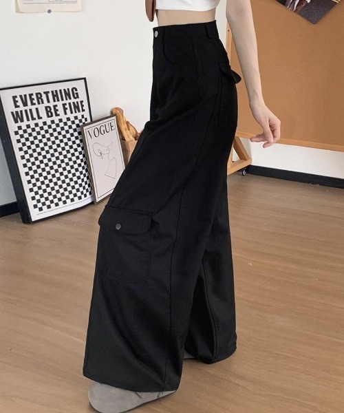 Forcement(フォースメント)の「ボリューム感が可愛い、今っぽく決まるワイドカーゴパンツ(その他パンツ・レディース・ブラック/ベージュ/カーキ・FREE)」の11枚目の写真