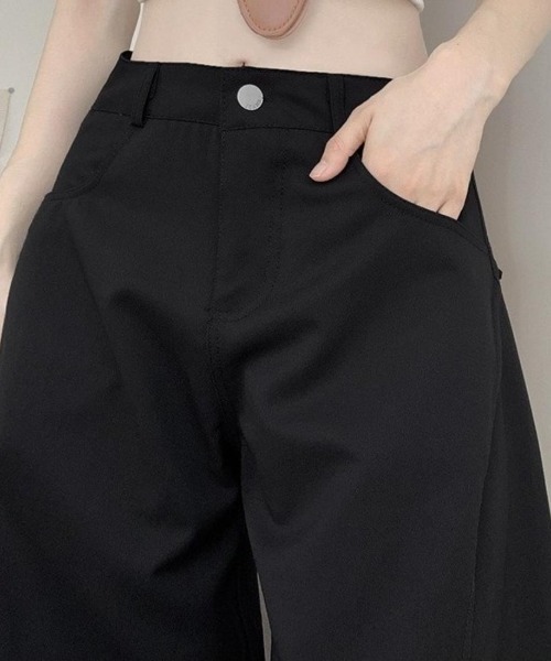 Forcement(フォースメント)の「ボリューム感が可愛い、今っぽく決まるワイドカーゴパンツ(その他パンツ・レディース・ブラック/ベージュ/カーキ・FREE)」の10枚目の写真