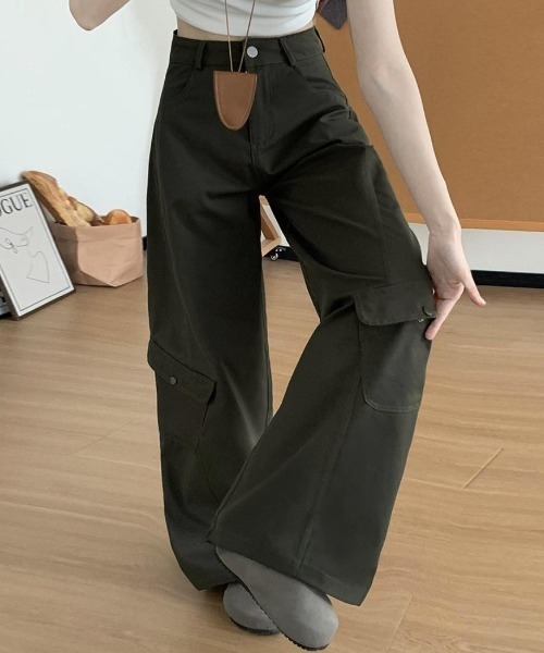 Forcement(フォースメント)の「ボリューム感が可愛い、今っぽく決まるワイドカーゴパンツ(その他パンツ・レディース・ブラック/ベージュ/カーキ・FREE)」の9枚目の写真
