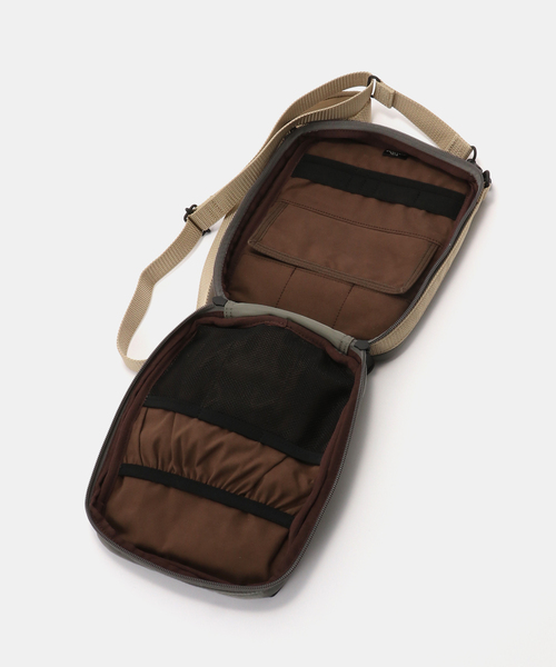 PORTER（ポーター）の「PORTER x VAGUE WATCH CO. Watchman Shoulders Grey（ショルダーバッグ・レディース・グレー・FREE）」の7枚目の写真