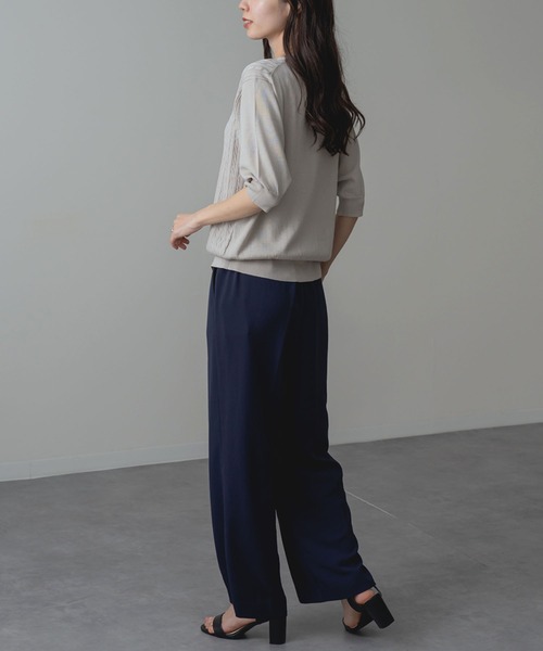 ANNA LUNA(アンナルナ)の「【ANNA LUNA】 季節の変わり目にも活躍する ミニケーブル 5分袖 カーディガン(ニット/セーター・レディース・ネイビー/グレイッシュベージュ/レッド・MEDIUM)」の5枚目の写真