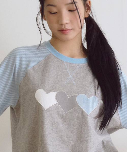 ROGIN N ROSIE(ロギンエンロージー)の「Heart Pointed Stripe Long Sleeve Gray(Tシャツ/カットソー・レディース・その他・FREE)」の2枚目の写真