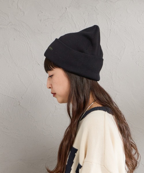FRED PERRY（フレッドペリー）の「【WEB先行予約】[FRED PERRY/フレッドペリー] グラフィックロゴ刺繍 ニットビーニー（ニットキャップ/ビーニー・レディース・オフホワイト/ブラック・ONE SIZE）」の3枚目の写真