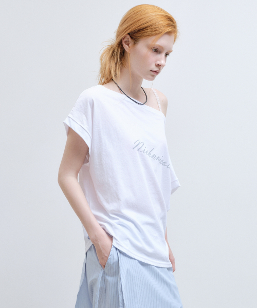 NICK&NICOLE(ニックアンドニコール)の「LETTERING OFF SHOULDER TOP_IVORY(Tシャツ/カットソー・レディース・その他・FREE)」の2枚目の写真