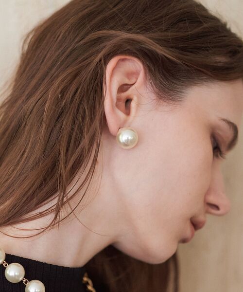 YECCA VECCA(イェッカヴェッカ)の「2wayBIGパールキャッチピアス(ピアス(両耳用)・レディース・ゴールド・FREE)」の2枚目の写真