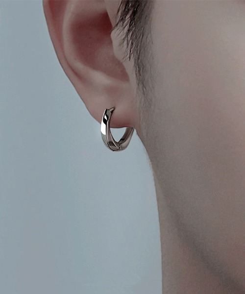 B.I.D.(ビーアイディー)の「《Bz》シルバーツイストリングピアス/両耳用/ユニセックス(ANM)(ピアス(両耳用)・レディース・シルバー・FREE)」の1枚目の写真