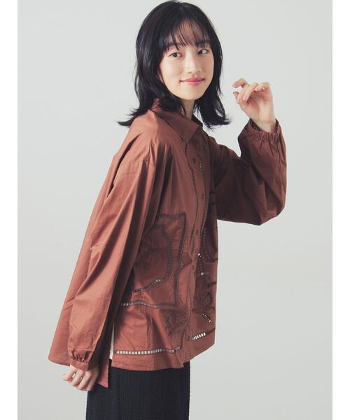 Samansa Mos2(サマンサ モスモス)の「カットワークシャツ(シャツ/ブラウス・レディース・キナリ/ブラウン/ブラック・F)」の3枚目の写真